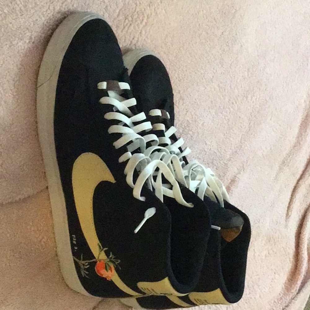 Nike men’s sneakers size 12